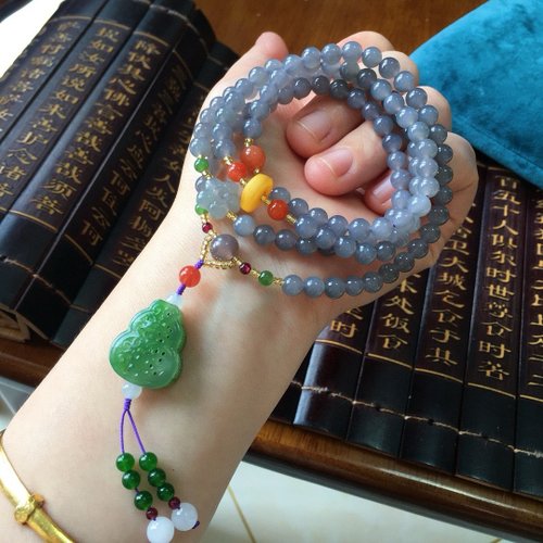 和田玉製ペンダントとブレスレットセット 和田玉の帝王紫、6mm珠108個のブレスレット兼ネックレス。和田玉の帝王