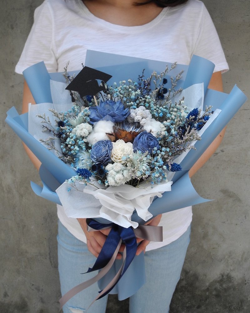 Patti Florist blue dry bouquet - ช่อดอกไม้แห้ง - พืช/ดอกไม้ สีน้ำเงิน