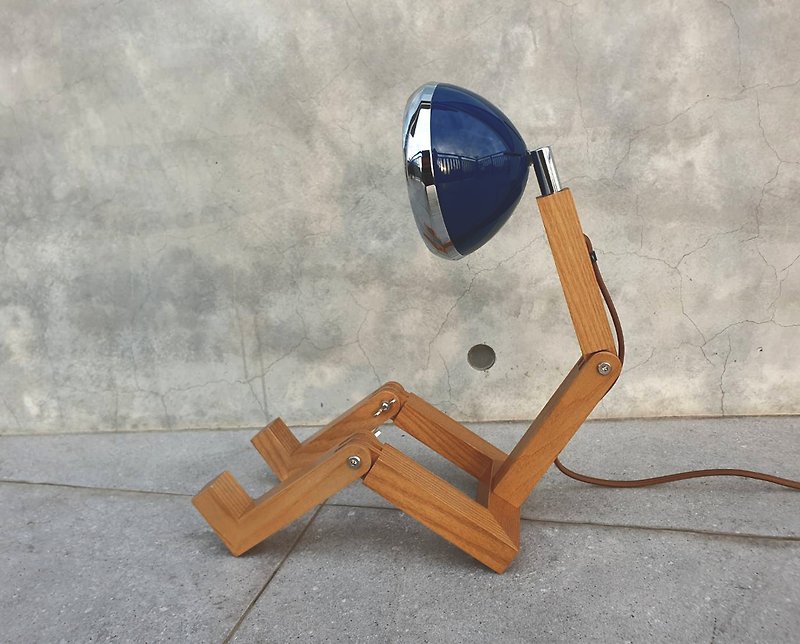 Navy Blue Mini Robot Table Lamp USB TYPE - โคมไฟ - ไม้ สีน้ำเงิน