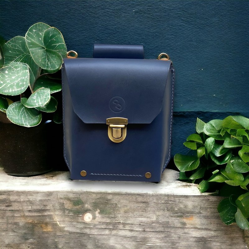 牛皮手縫紳士斜背腰扣兩用包 - 紳士藍 (重機、父親節、露營) - 側背包/斜背包 - 真皮 藍色