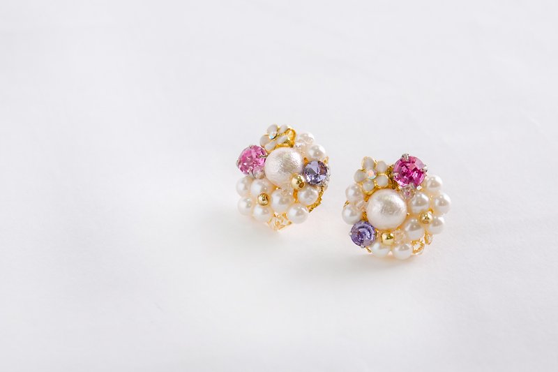 Bouquet earrings Pearl × Bijoux (earrings) pink & purple - Earrings & Clip-ons - Other Metals Pink