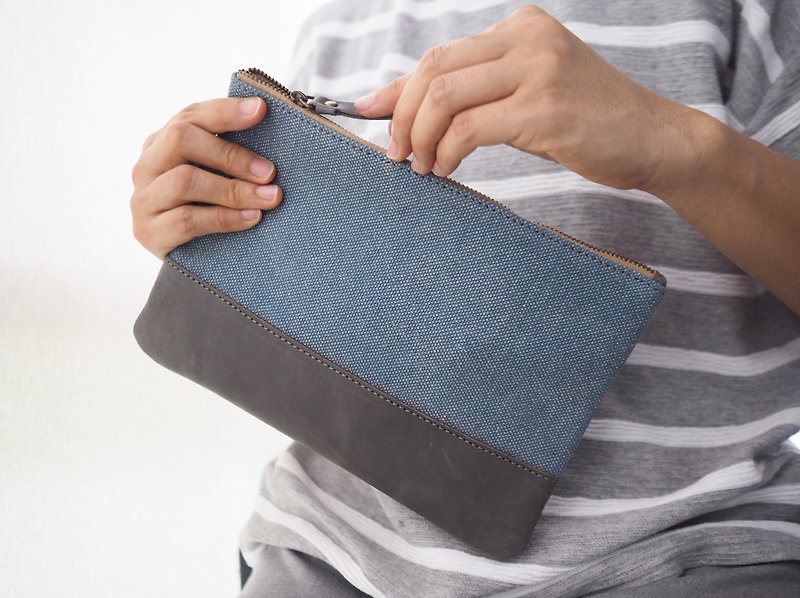 Stonewashed canvas and leather multi purpose case - 鉛筆盒/筆袋 - 棉．麻 