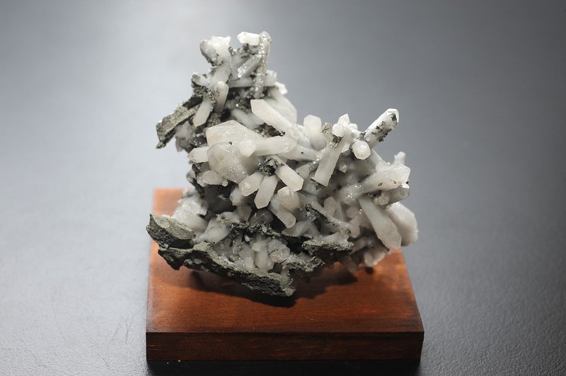 內蒙白水晶簇  礦石/水晶/靈修/開運/招財/破煞/防小人 - 擺飾/家飾品 - 水晶 