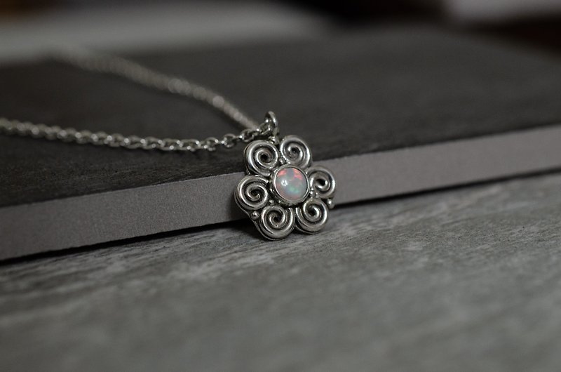 Sterling Silver Wrapped Opal Necklace - สร้อยคอ - เงินแท้ สีเงิน