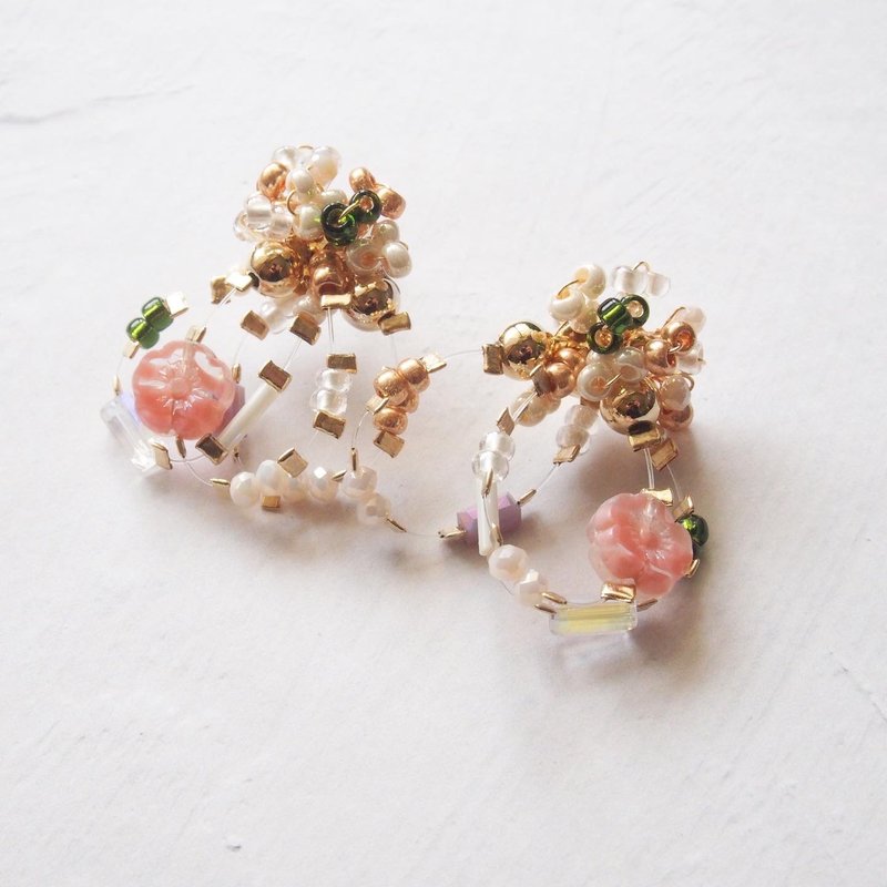 bouquet pierce/earring(pink) - 耳環/耳夾/耳骨夾 - 玻璃 粉紅色