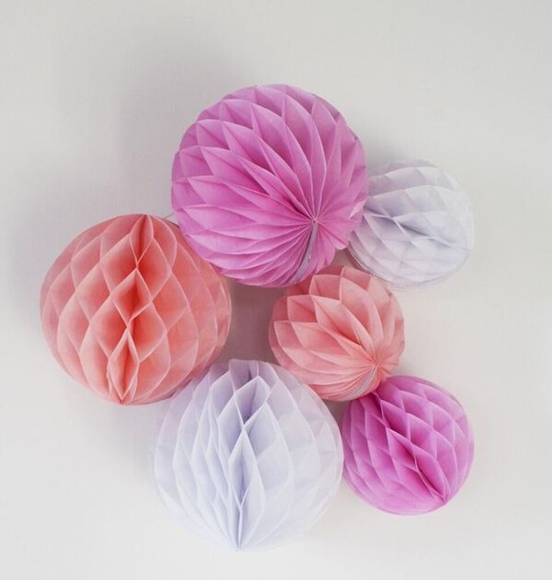 A Little Lovely Company ❤ Party Supplies. Colorful ball - matte finish - Items for Display - Paper Pink