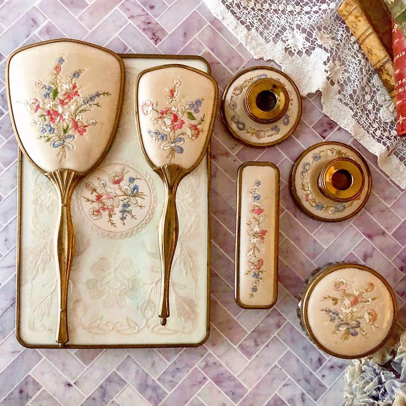 Elegant Phnom Penh Embroidery Bouquet Makeup Seven Piece Set - Items for Display - Other Materials 