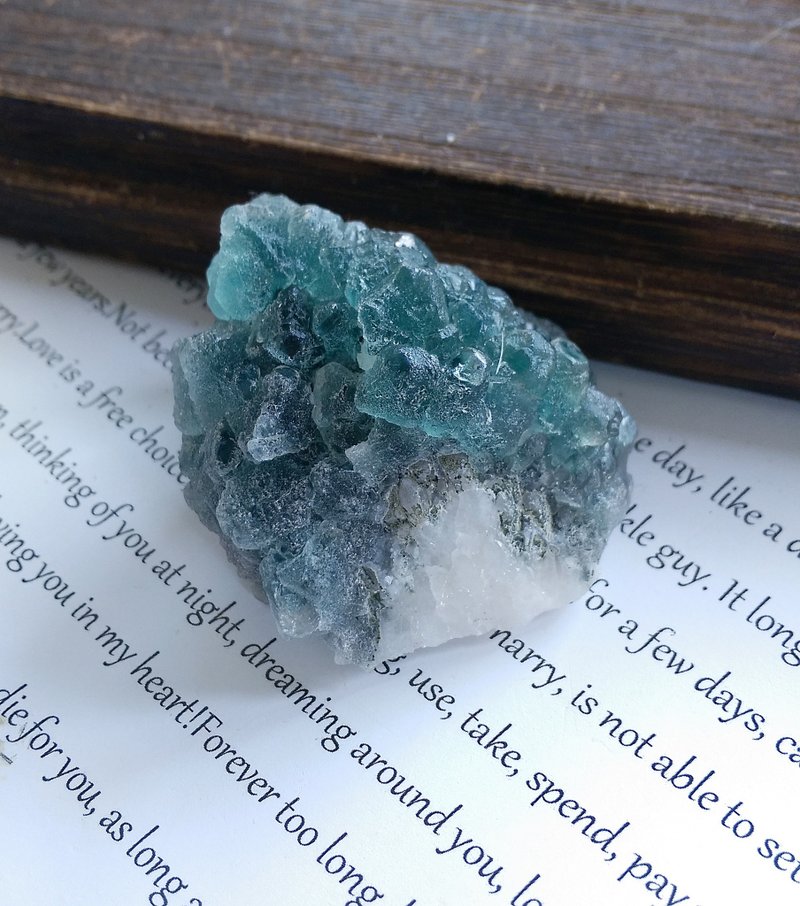 Fluorite 內蒙產地 藍螢石 水晶共生 天然礦石 原礦 - 擺飾/家飾品 - 其他材質 