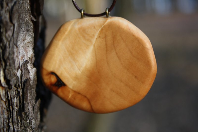 Pendant Natural drawing Sea wave Birch burl Talisman Amulet Forest style Wood - 項鍊 - 木頭 