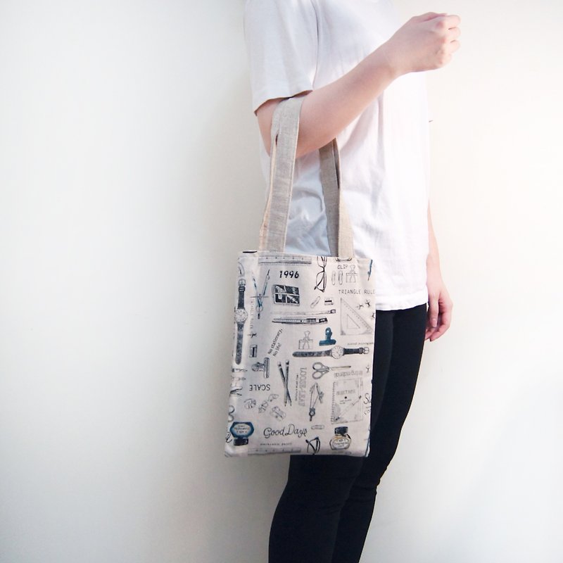 Handmade Japanese Print Stationery Pattern Cotton Tote Bag - Plain White - กระเป๋าถือ - ผ้าฝ้าย/ผ้าลินิน ขาว