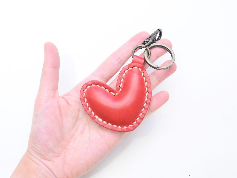 Heart Shaped Leather Keychain Well Stitched Leather DIY Material Bag Free Embossed Handmade Bag Keyring - ที่ห้อยกุญแจ - หนังแท้ สีแดง