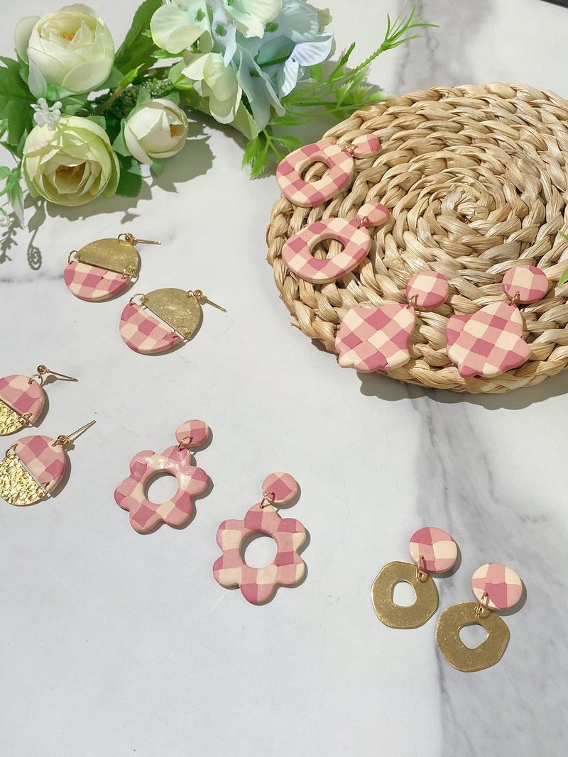 14k gold filled | pink gingham | polymer clay earrings - ต่างหู - ดินเผา 