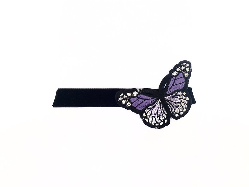 "Embroidered purple butterfly Necklace" - สร้อยคอ - หนังแท้ สีม่วง