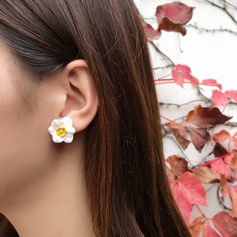 Leather Daffodil Earrings - Earrings & Clip-ons - Genuine Leather White