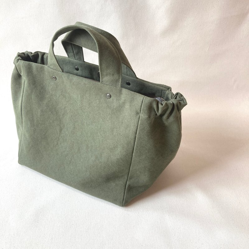 Gathered Tote Bag　Basic　canvas　Khaki Green　Wide gusset - กระเป๋าถือ - ผ้าฝ้าย/ผ้าลินิน สีเขียว