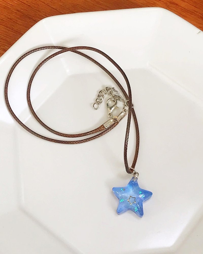 Universe Series—Star Necklace - สร้อยคอ - เรซิน สีน้ำเงิน