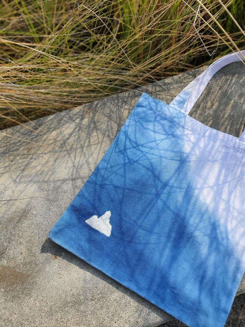 Handmade Aizen Island Poetry Love Earth Shopping Bag - Handbags & Totes - Cotton & Hemp Blue