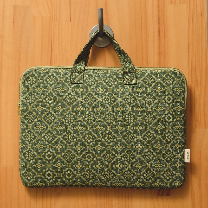 13吋筆電收納包/玻璃海棠/古董草綠 - 平板/電腦保護殼 - 棉．麻 綠色