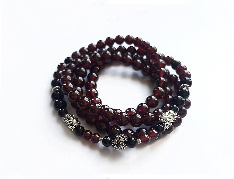 [Ofelia.] Natural 108 Sterling Silver Red Garnetx Black Tourmaline Pendant / Bracelet / Necklace / Crystal Lucky - สร้อยข้อมือ - เครื่องเพชรพลอย สีแดง