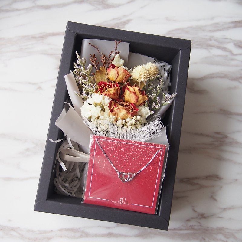 [Beautiful bouquet gift set] dry rose + [two hearts tight necklace] - Necklaces - Other Metals Gray