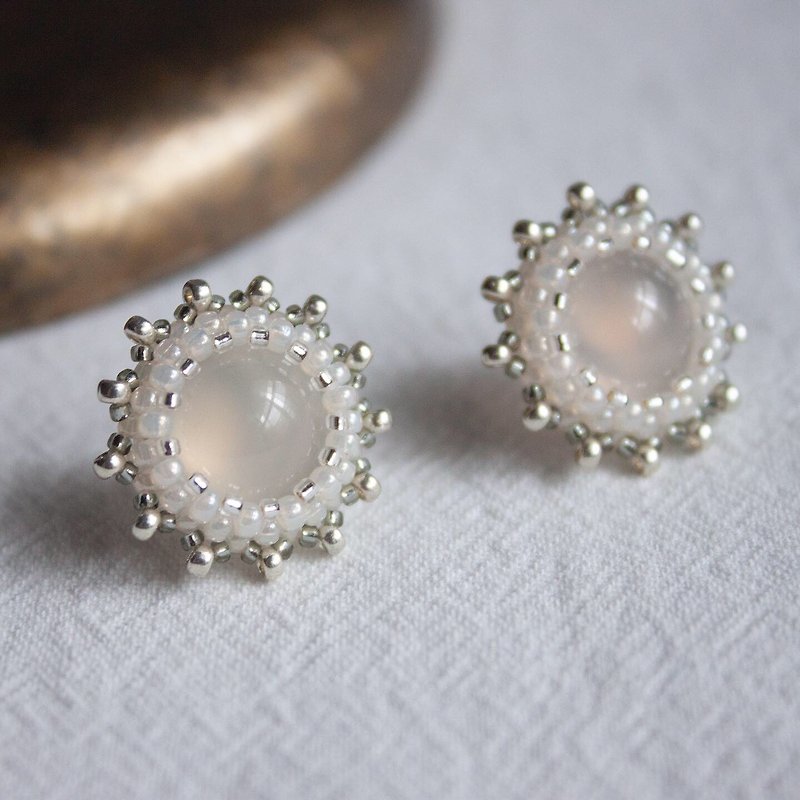 Victoria series small woven earrings white agate pearl gift - Earrings & Clip-ons - Semi-Precious Stones Silver