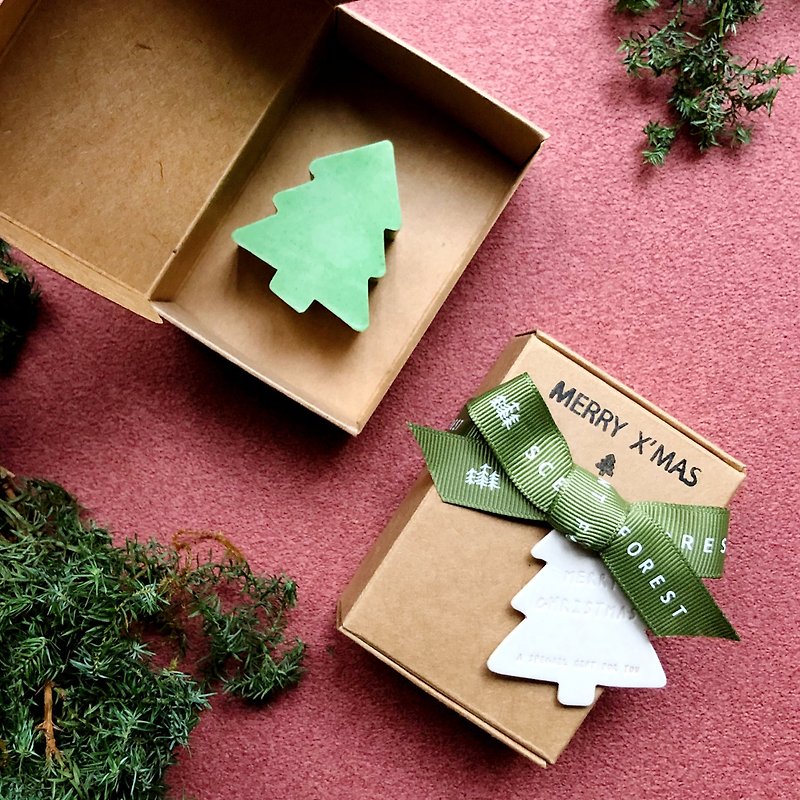 【聖誕禮物】英文字母手工皂-雪松迷迭香 聖誕樹 - 肥皂/手工皂 - 其他材質 綠色