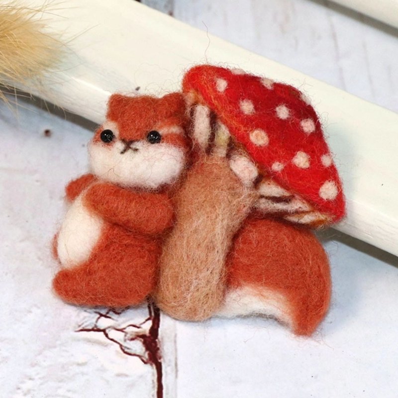 Wool Felt-Mushroom and her friends pin series--squirrel - เข็มกลัด/พิน - ขนแกะ หลากหลายสี