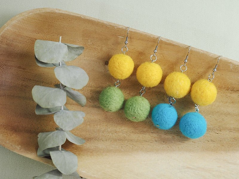 Two-tone candy wool felt earrings - Earrings & Clip-ons - Wool Yellow