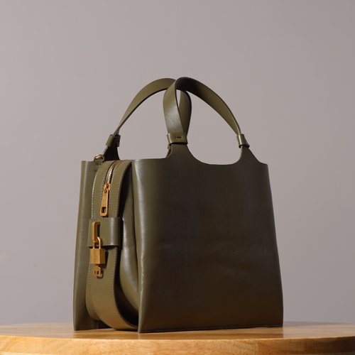 lia numa satchel