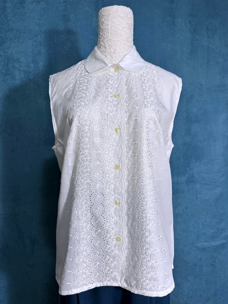典雅圓角領刺繡花朵無袖古著襯衫/ 國外帶回 VINTAGE - 女襯衫 - 聚酯纖維 白色