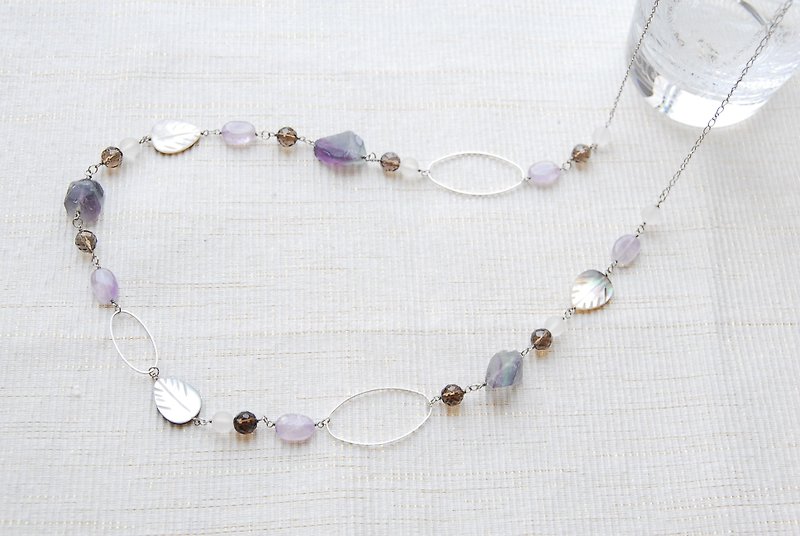 Rough rock flow light and black butterfly shell leaf long necklace (purple) - Long Necklaces - Gemstone Purple
