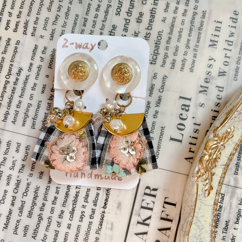 wow Handmade-獅子花園 刺繡緞帶 2way鈕扣耳環 - 耳環/耳夾/耳骨夾 - 其他材質 