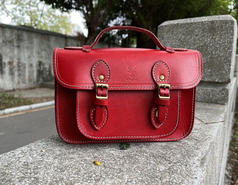 Hand-made classic mini Cambridge bag retro literary messenger bag vegetable tanned leather bag free lettering - Messenger Bags & Sling Bags - Genuine Leather Red