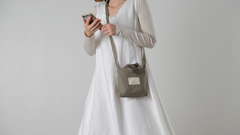 Mini Brown Linen Tote Bag - กระเป๋าแมสเซนเจอร์ - ผ้าฝ้าย/ผ้าลินิน สีนำ้ตาล