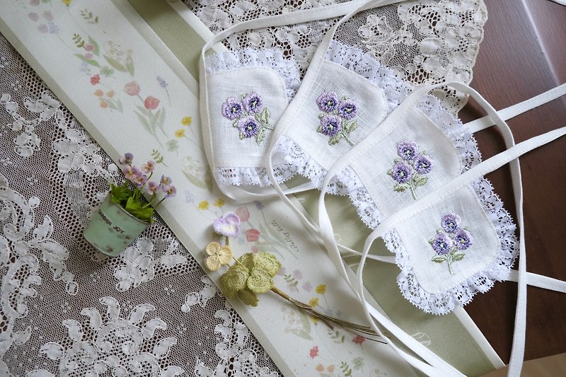 Pansy embroidered Fa Lei linen apron baby apron Blythe small cloth pet bib - Custom Pillows & Accessories - Cotton & Hemp White