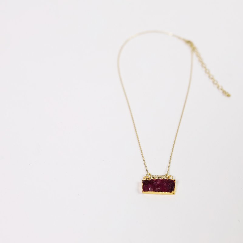 brass and stone necklace-crystal - สร้อยคอ - เครื่องเพชรพลอย สีม่วง