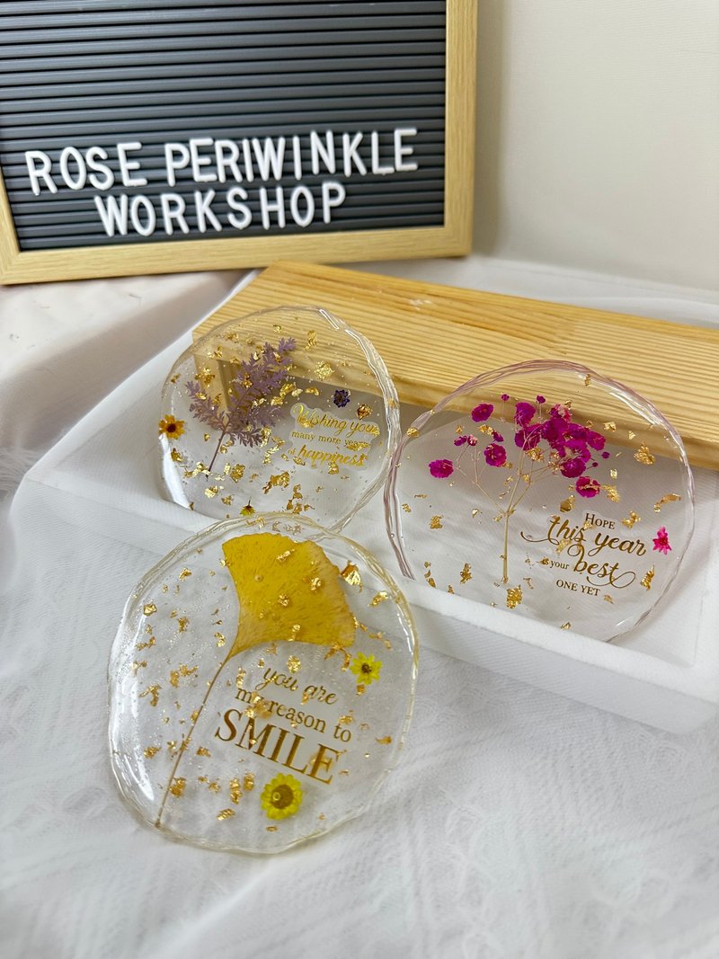 Jing Yang Flower Gold Foil Irregular Coasters are suitable for gift giving and personal use. - Dried Flowers & Bouquets - Resin Transparent