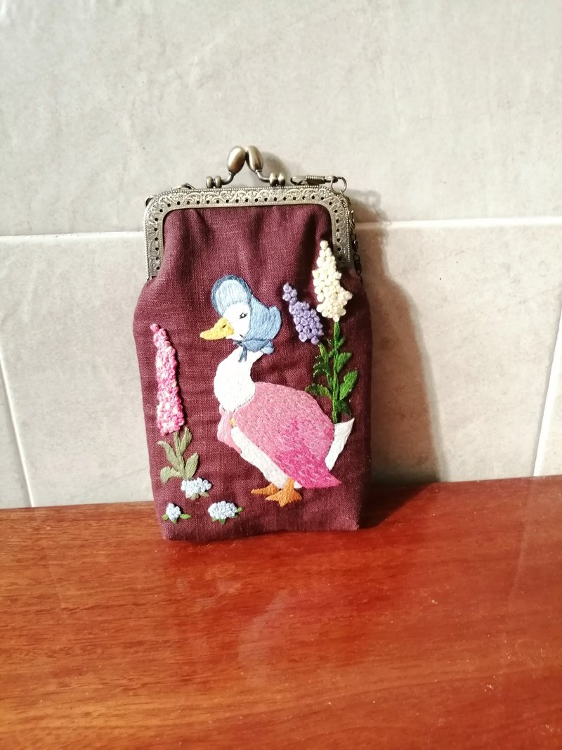 Floral Duck Pouch - 錢包/皮夾/長短夾 - 棉．麻 咖啡色