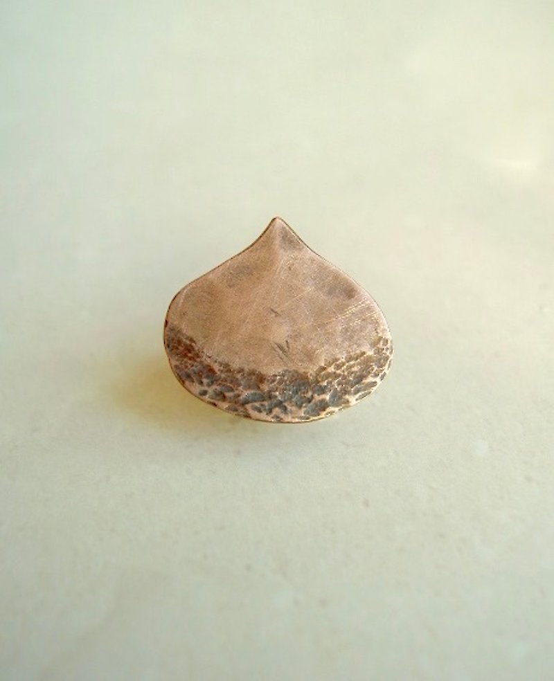 Chestnut / pin brooch 2 - Brooches - Other Metals Brown
