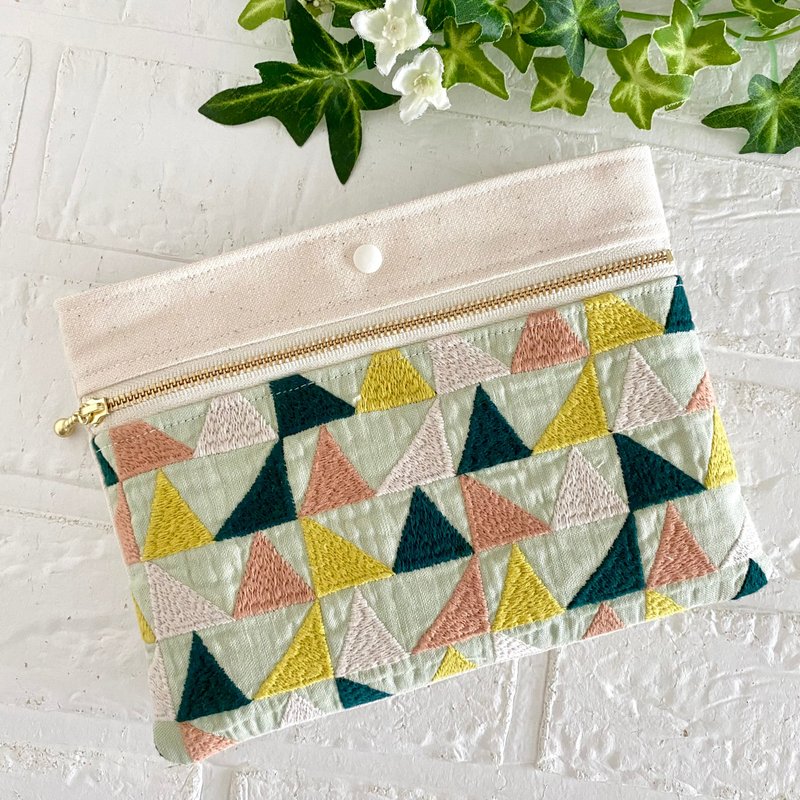 ミナペルホネン　ポーチ　刺繍　三角　 minaperhonen - 化妝包/收納袋 - 棉．麻 