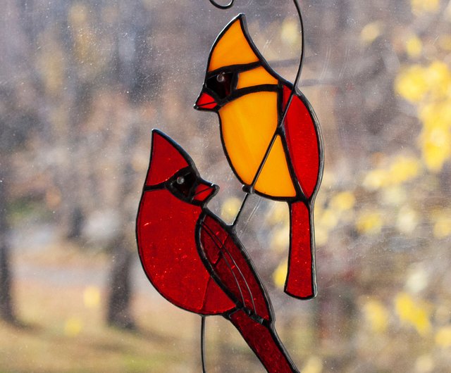 二匹のショウジョウコウカンチョウ 赤色と黄色 ヴィンテージ ステンドグラス 特大 二匹のショウジョウコウカンチョウ ヴィンテージ ステンドグラス