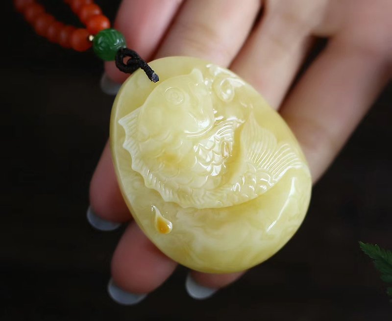 [Welfare price] Collectible natural beeswax pendant every year / with natural Baoshannan red pearl chain - Necklaces - Gemstone 
