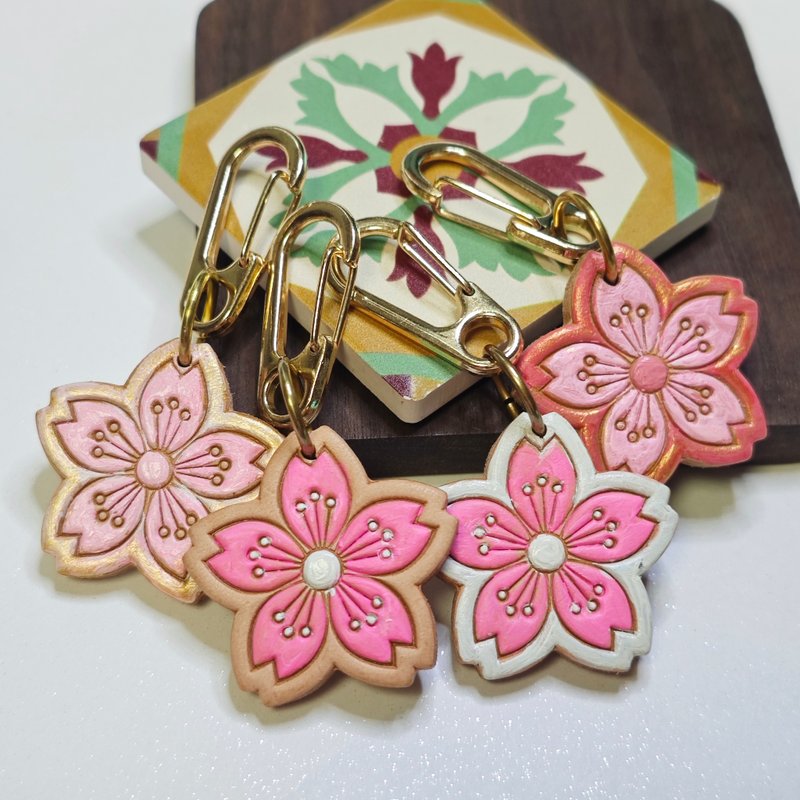 櫻花手繪真皮吊飾 鑰匙扣 R47-N/PKG/WTH/GOLD - 吊飾/掛飾 - 真皮 粉紅色
