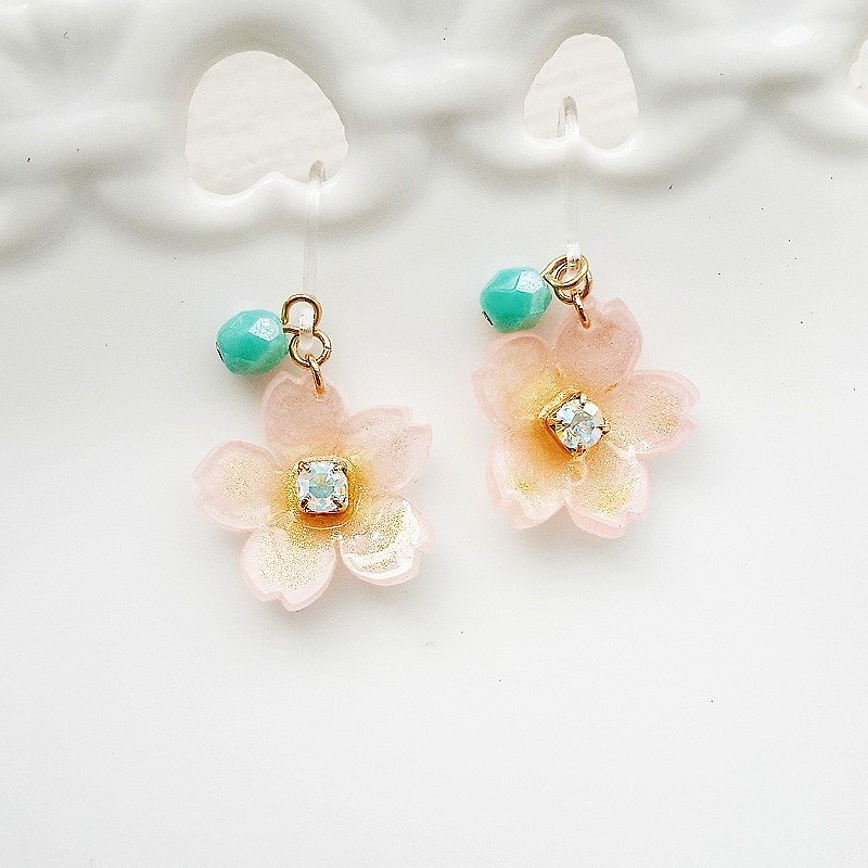 Momolico gold powder rhinestone cherry earrings (small) 15mm ear hooks can be clipped stickers - ต่างหู - วัสดุอื่นๆ สึชมพู