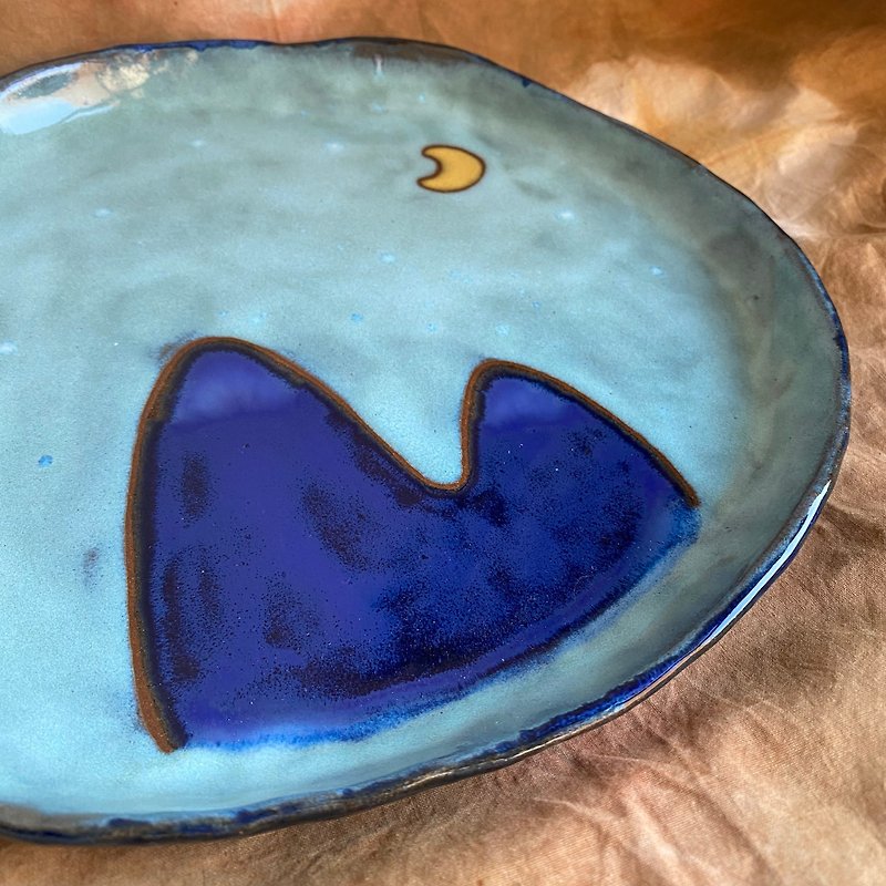 Mountain landscape plate. Pottery plate. shallow dish - จานและถาด - ดินเผา สีน้ำเงิน