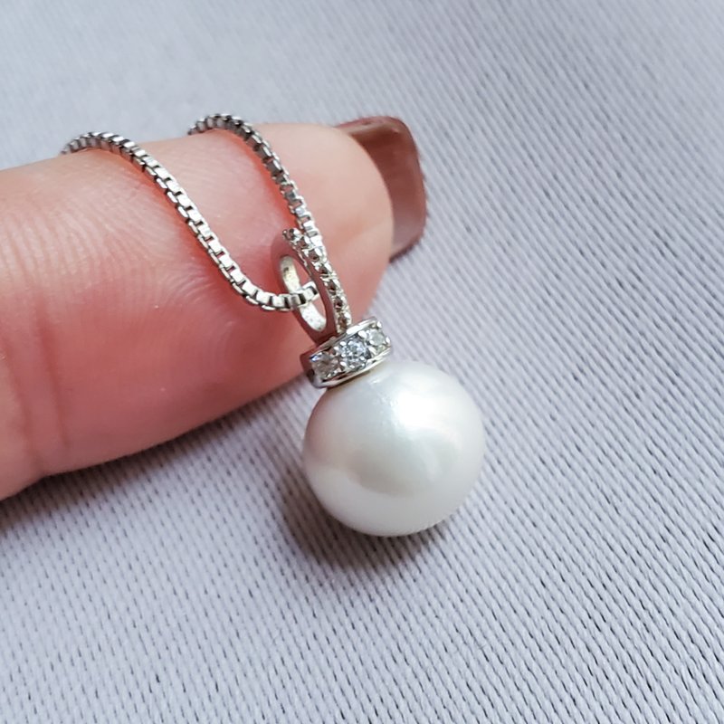 Genuine Cultured Freshwater Natural White 8.2mm Round Pearl 18in Silver Necklace - Necklaces - Pearl White