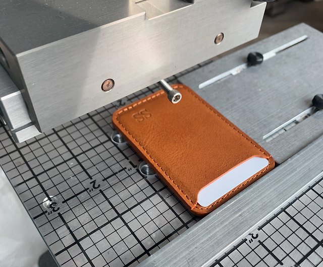 Customizable iPhone leather wallet with MagSafe – Geometric Goods