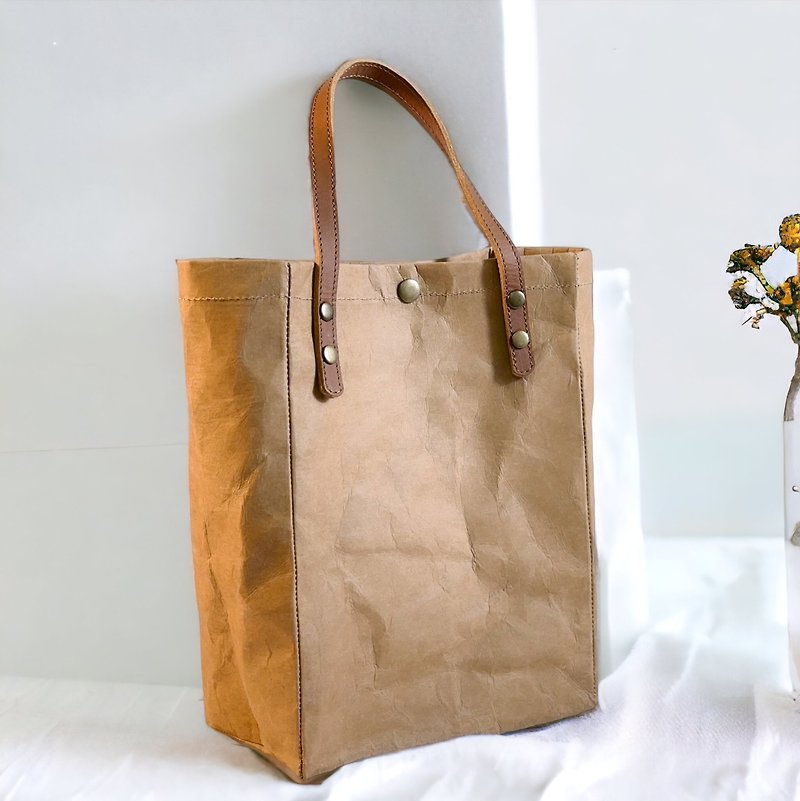 Kraft paper tote bag【with cat paw charm】 - กระเป๋าถือ - กระดาษ สีเทา