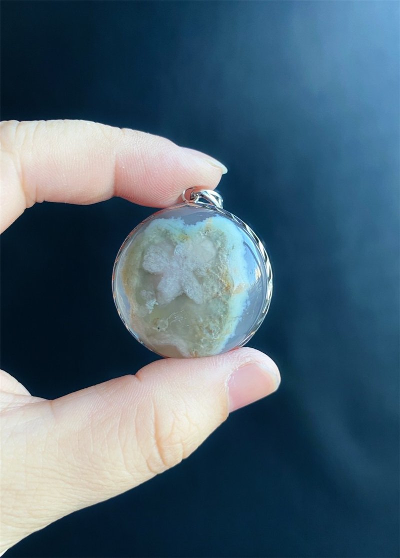 【售出】櫻花瑪瑙 冰透 優雅綠 蝴蝶 水中花 S925銀鑲拖 吊墜 天 - 項鍊 - 水晶 綠色