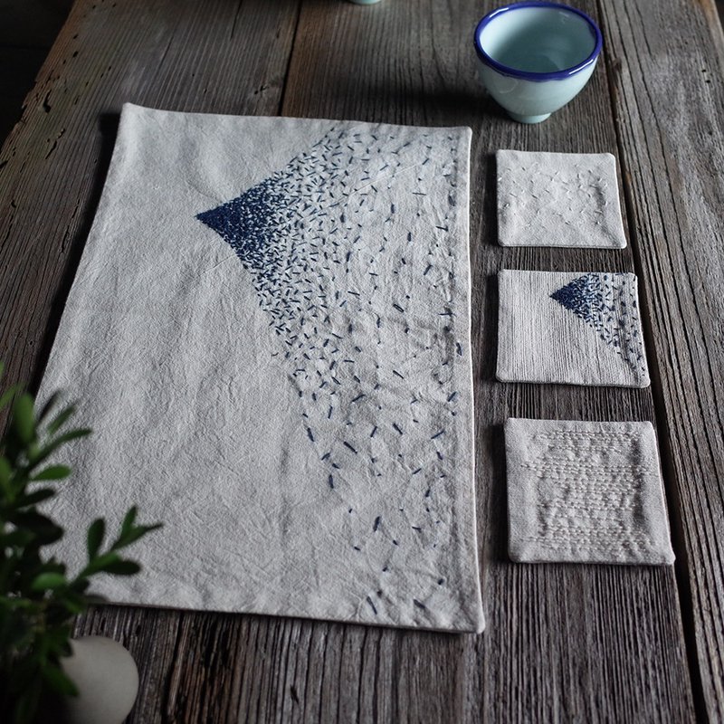 Yishanren | Hand-woven fabric, natural color, pure cotton, hand-embroidered mountain-shaped single placemat, table mat, plate mat, teacup mat, heat insulation mat - Place Mats & Dining Décor - Cotton & Hemp 